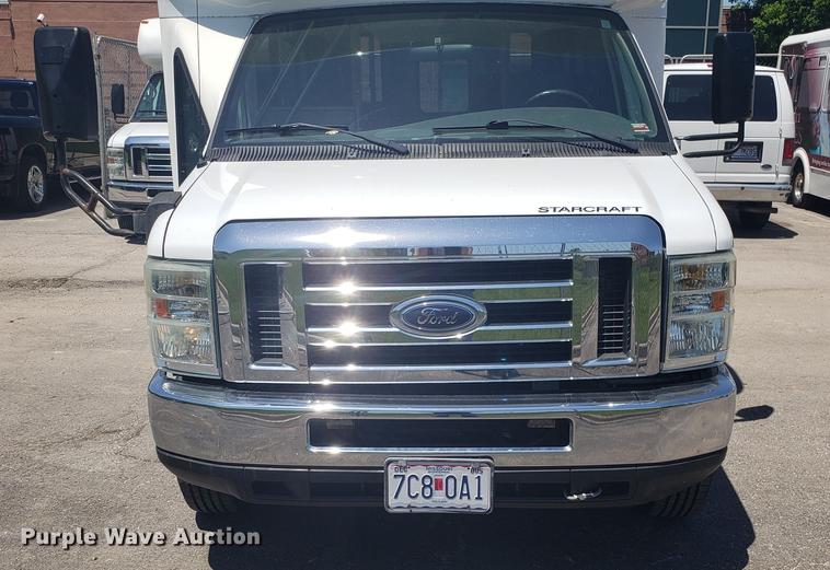 image for item EN9990 2008 Ford E450 Econoline shuttle bus