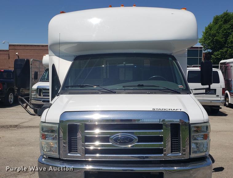 image for item EN9990 2008 Ford E450 Econoline shuttle bus