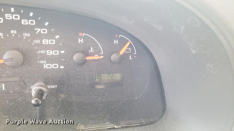 image for item EN9990 2008 Ford E450 Econoline shuttle bus