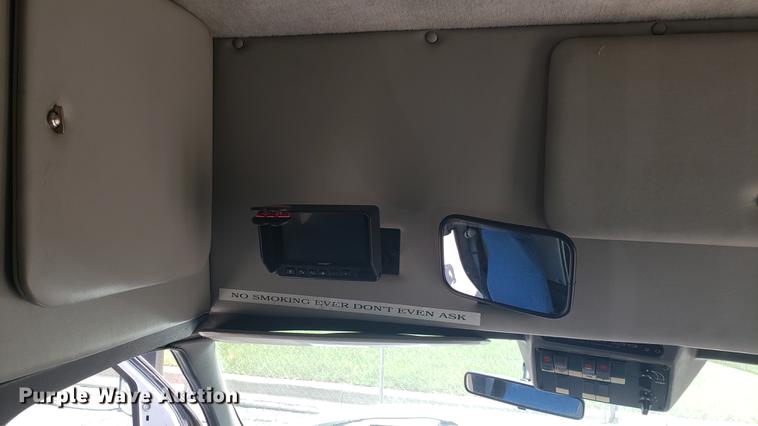 image for item EN9990 2008 Ford E450 Econoline shuttle bus