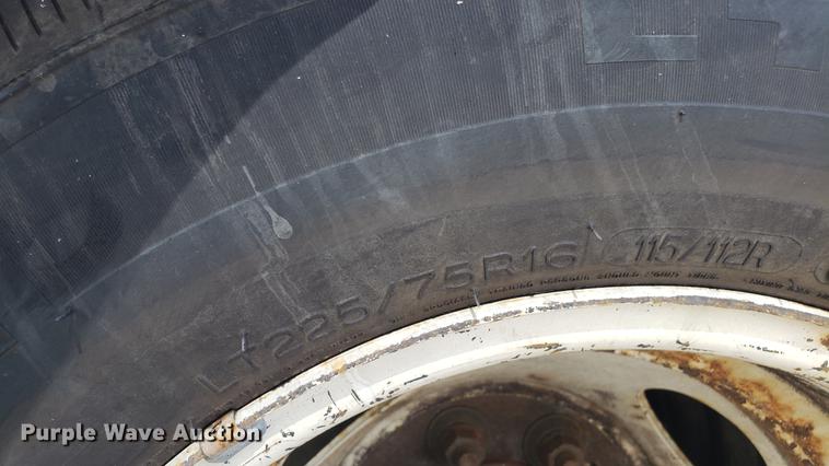 image for item EN9990 2008 Ford E450 Econoline shuttle bus