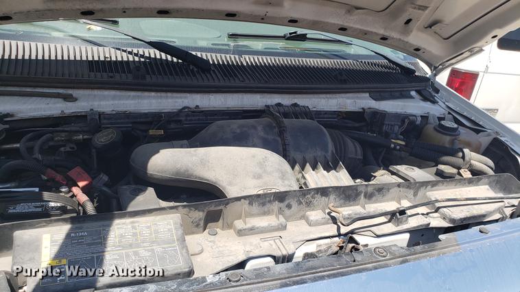 image for item EN9990 2008 Ford E450 Econoline shuttle bus