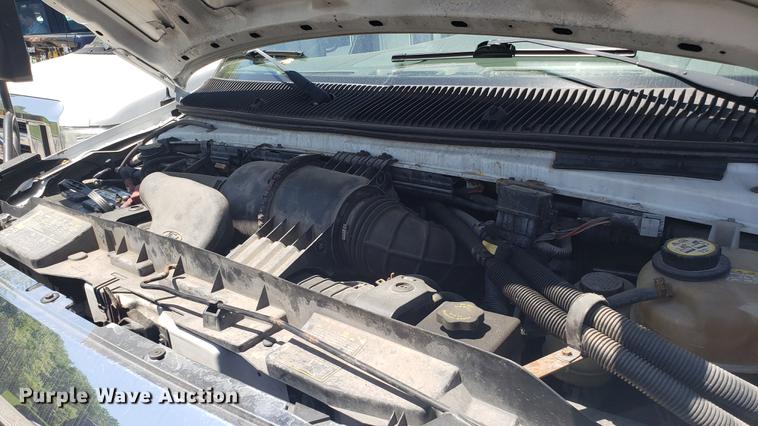 image for item EN9990 2008 Ford E450 Econoline shuttle bus