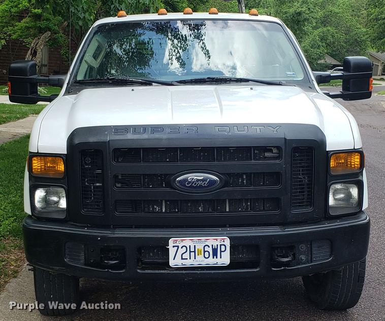 image for item EN9993 2008 Ford F350 Super Duty SuperCab flatbed pickup truck