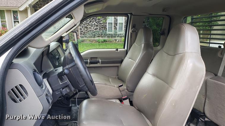 image for item EN9993 2008 Ford F350 Super Duty SuperCab flatbed pickup truck