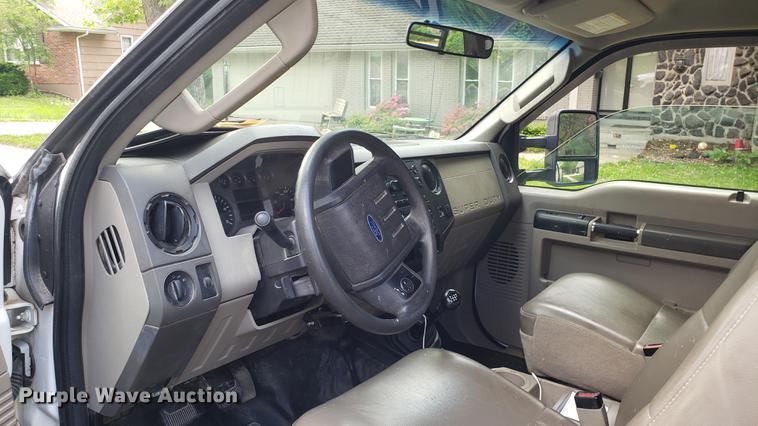 image for item EN9993 2008 Ford F350 Super Duty SuperCab flatbed pickup truck