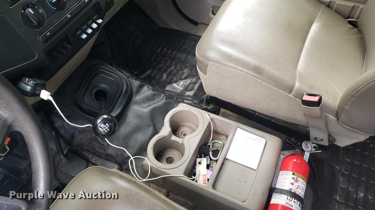 image for item EN9993 2008 Ford F350 Super Duty SuperCab flatbed pickup truck