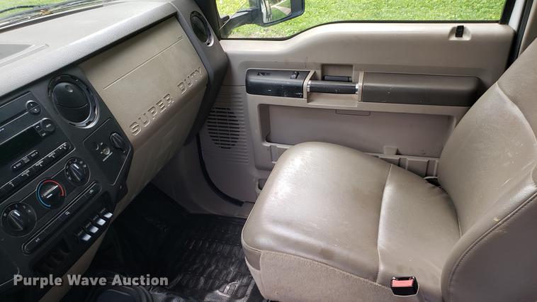 image for item EN9993 2008 Ford F350 Super Duty SuperCab flatbed pickup truck