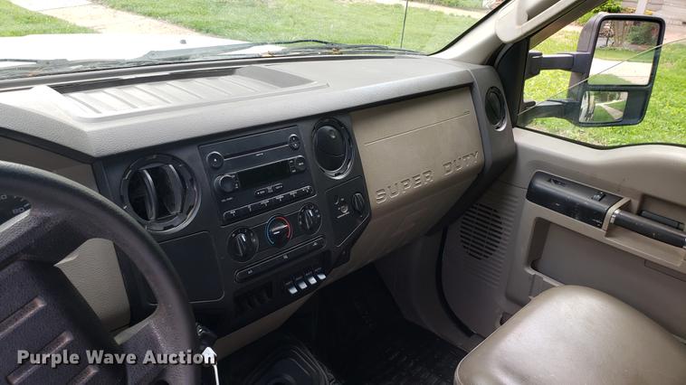 image for item EN9993 2008 Ford F350 Super Duty SuperCab flatbed pickup truck