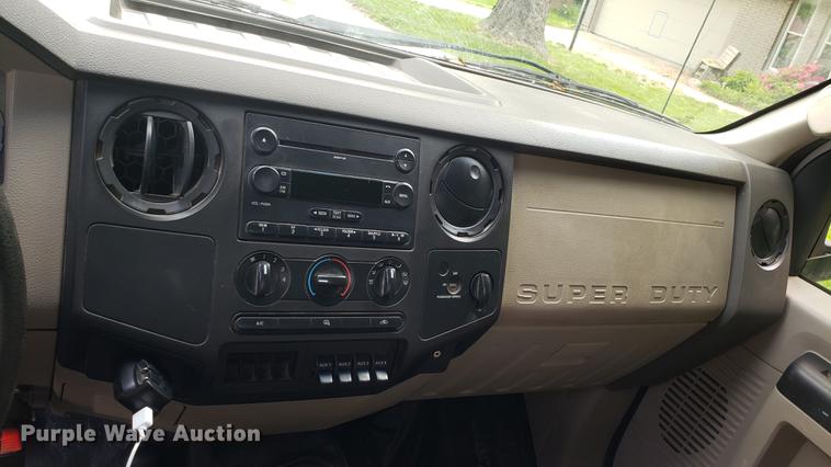image for item EN9993 2008 Ford F350 Super Duty SuperCab flatbed pickup truck