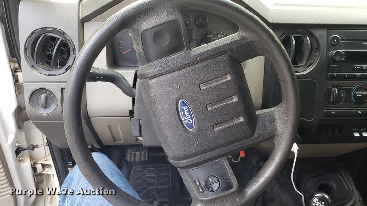 image for item EN9993 2008 Ford F350 Super Duty SuperCab flatbed pickup truck