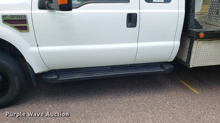 image for item EN9993 2008 Ford F350 Super Duty SuperCab flatbed pickup truck