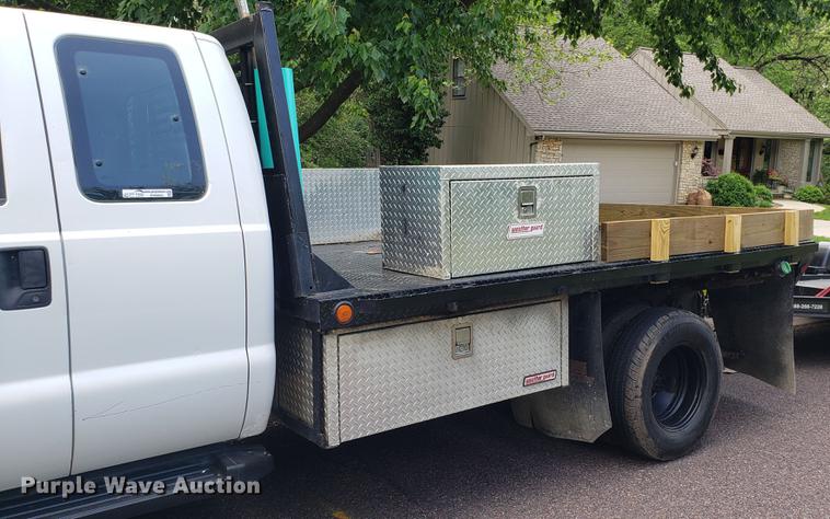 image for item EN9993 2008 Ford F350 Super Duty SuperCab flatbed pickup truck