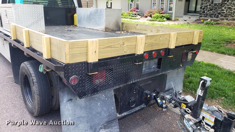 image for item EN9993 2008 Ford F350 Super Duty SuperCab flatbed pickup truck