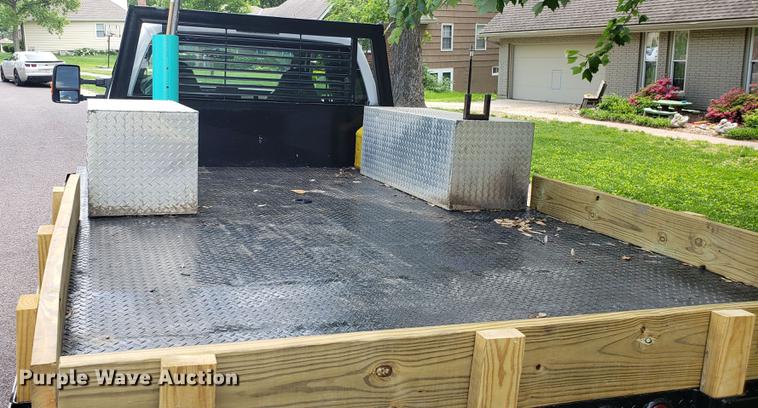 image for item EN9993 2008 Ford F350 Super Duty SuperCab flatbed pickup truck