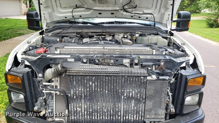 image for item EN9993 2008 Ford F350 Super Duty SuperCab flatbed pickup truck