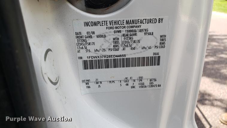 image for item EN9993 2008 Ford F350 Super Duty SuperCab flatbed pickup truck