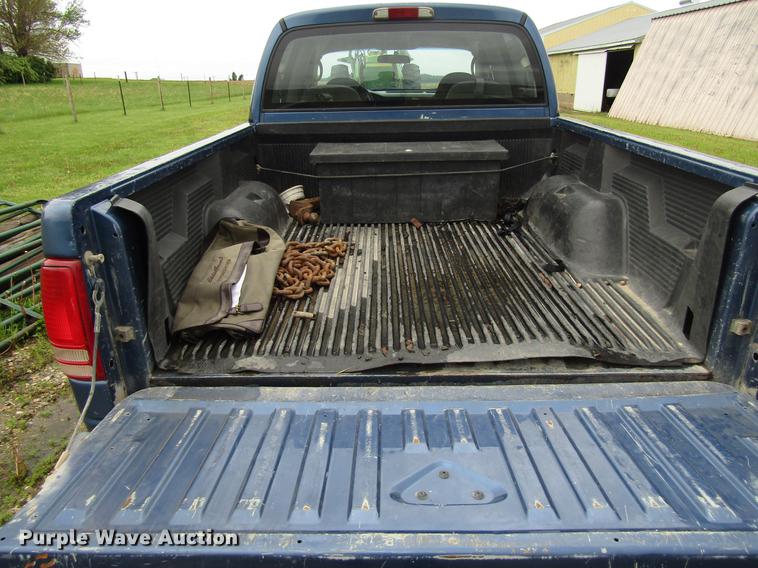 image for item EU9655 2003 Dodge Dakota Sport Quad Cab pickup truck