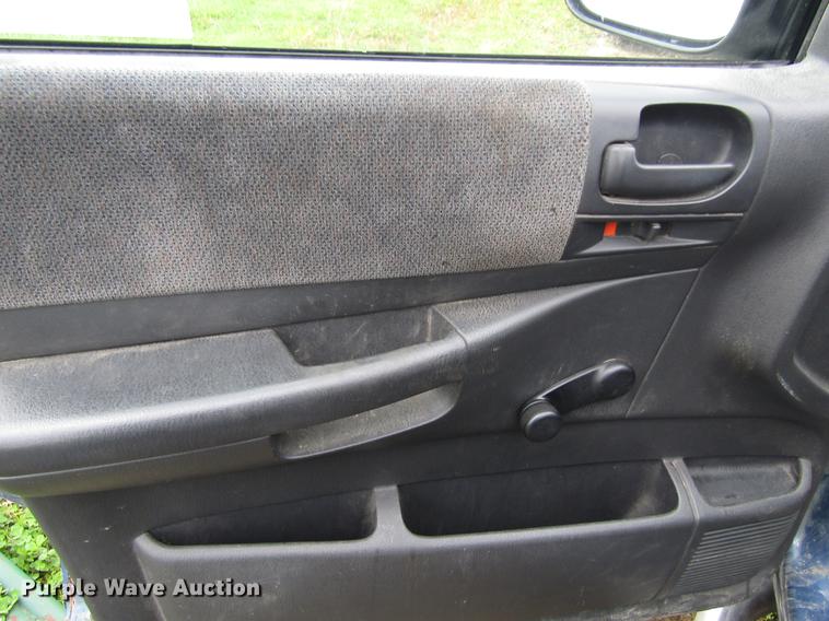 image for item EU9655 2003 Dodge Dakota Sport Quad Cab pickup truck