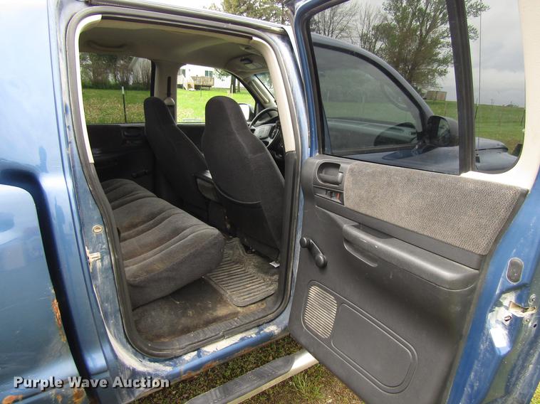 image for item EU9655 2003 Dodge Dakota Sport Quad Cab pickup truck
