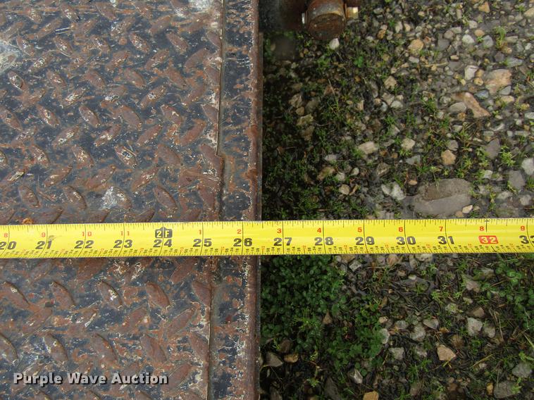 image for item EU9656 2001 Kiefer Built utility trailer