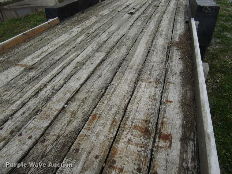 image for item EU9656 2001 Kiefer Built utility trailer