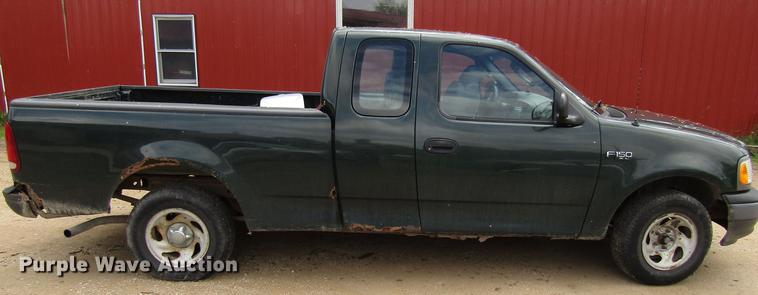 image for item EU9658 2003 Ford F150 SuperCab pickup truck