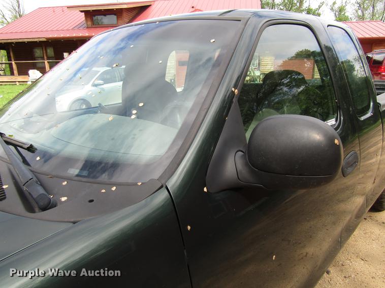 image for item EU9658 2003 Ford F150 SuperCab pickup truck