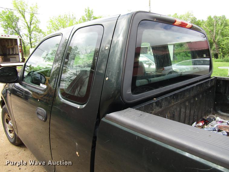 image for item EU9658 2003 Ford F150 SuperCab pickup truck