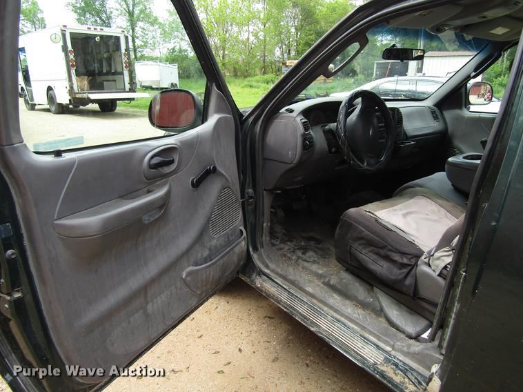 image for item EU9658 2003 Ford F150 SuperCab pickup truck