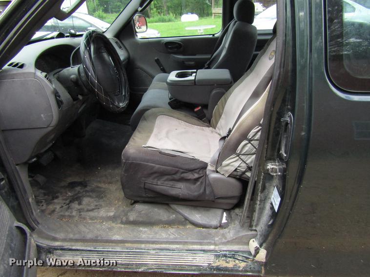 image for item EU9658 2003 Ford F150 SuperCab pickup truck