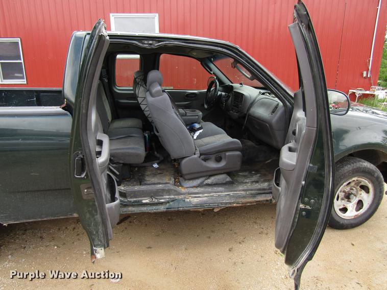 image for item EU9658 2003 Ford F150 SuperCab pickup truck