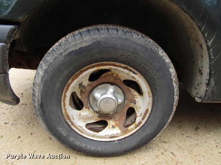 image for item EU9658 2003 Ford F150 SuperCab pickup truck