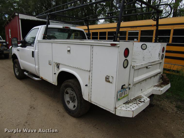 image for item EU9659 2006 Ford F250 Super Duty utility bed pickup truck