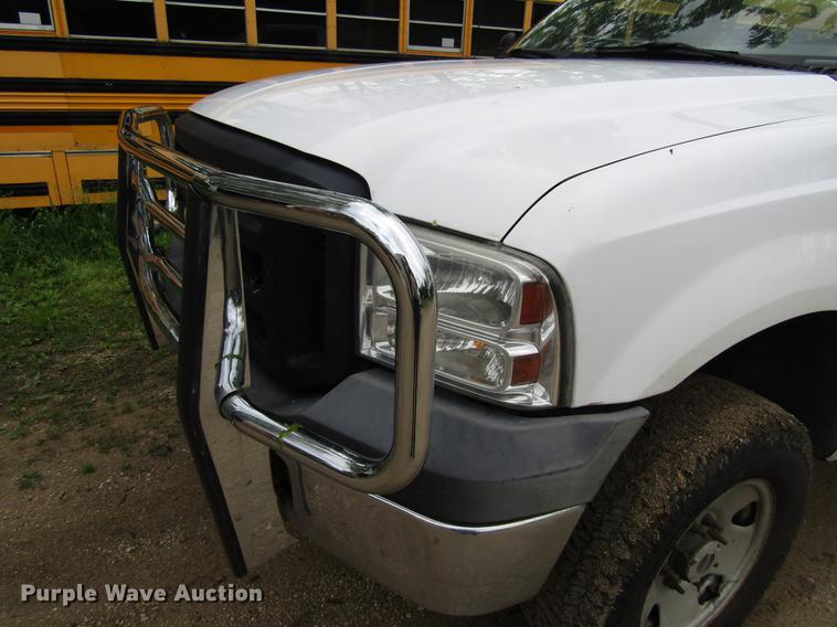 image for item EU9659 2006 Ford F250 Super Duty utility bed pickup truck