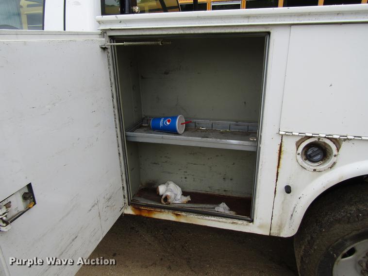 image for item EU9659 2006 Ford F250 Super Duty utility bed pickup truck