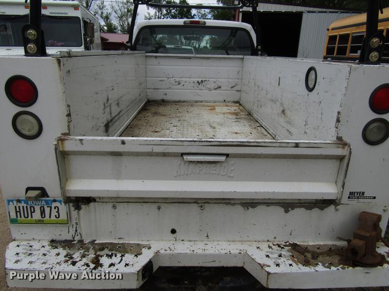 image for item EU9659 2006 Ford F250 Super Duty utility bed pickup truck