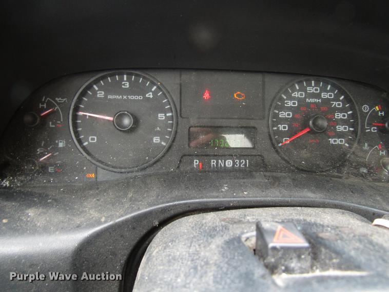 image for item EU9659 2006 Ford F250 Super Duty utility bed pickup truck