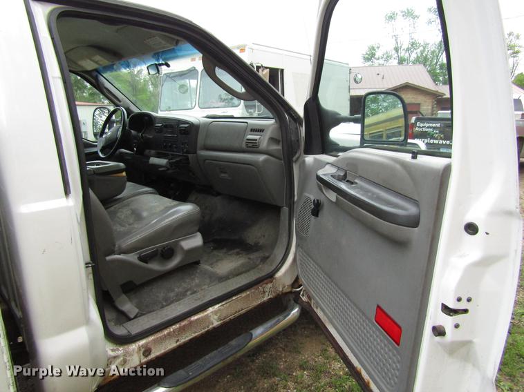 image for item EU9659 2006 Ford F250 Super Duty utility bed pickup truck