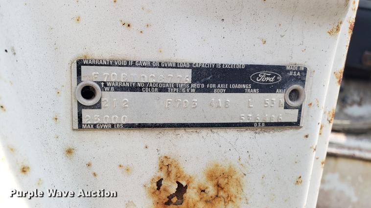 image for item EU9751 1979 Ford F700 truck cab and chassis