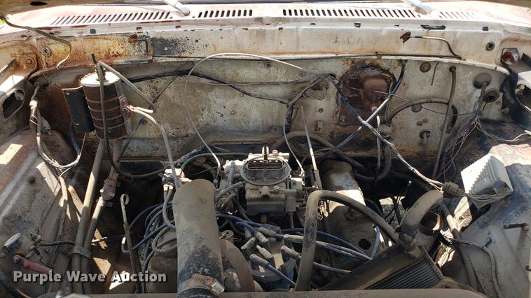 image for item EU9751 1979 Ford F700 truck cab and chassis