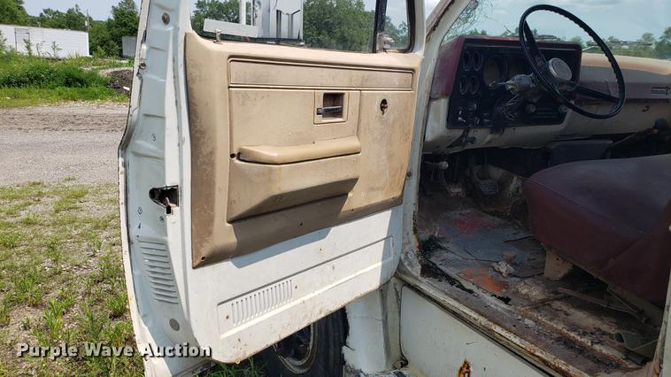 image for item EU9752 1980 Chevrolet 60 water truck