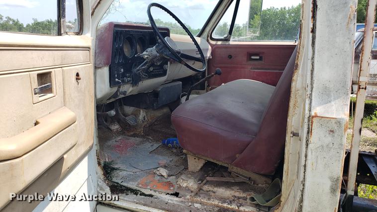 image for item EU9752 1980 Chevrolet 60 water truck