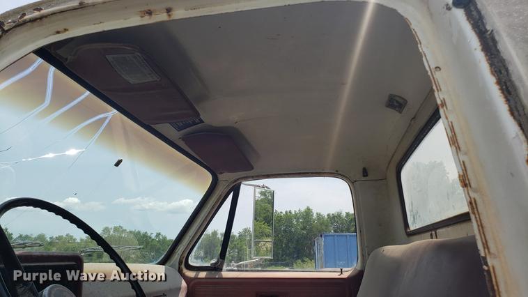 image for item EU9752 1980 Chevrolet 60 water truck