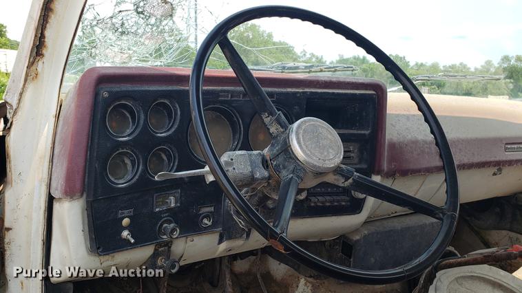 image for item EU9752 1980 Chevrolet 60 water truck