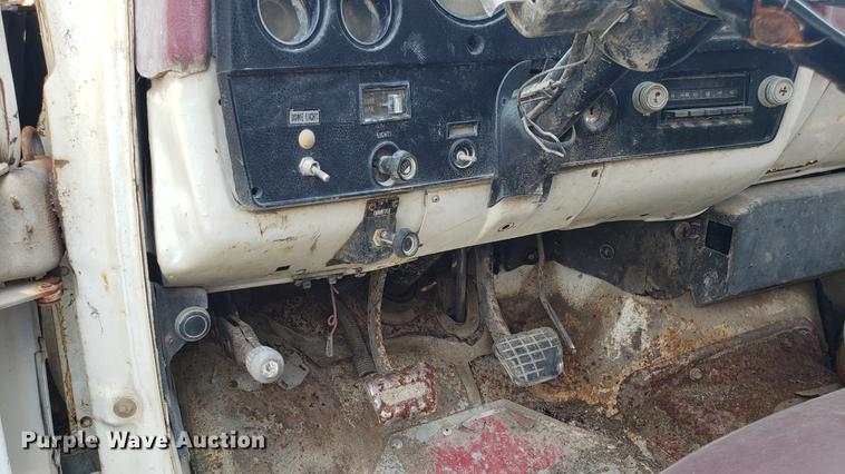 image for item EU9752 1980 Chevrolet 60 water truck