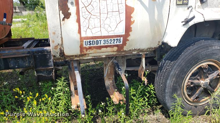 image for item EU9752 1980 Chevrolet 60 water truck