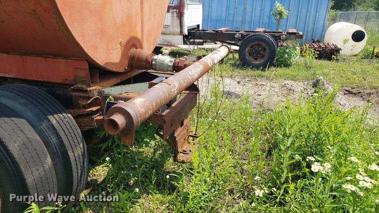 image for item EU9752 1980 Chevrolet 60 water truck