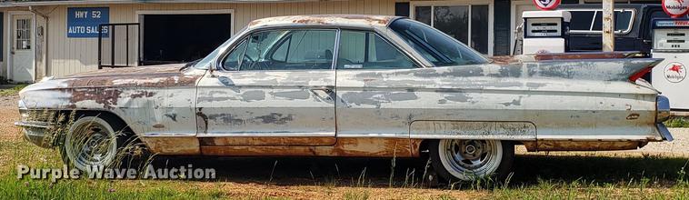 image for item EU9755 1961 Cadillac sedan