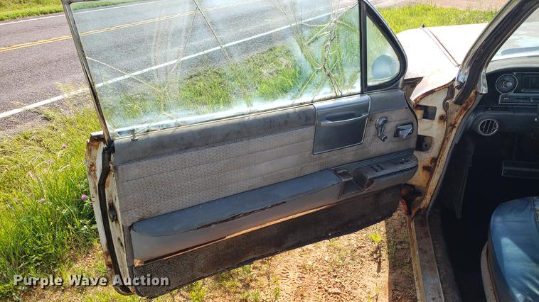 image for item EU9755 1961 Cadillac sedan